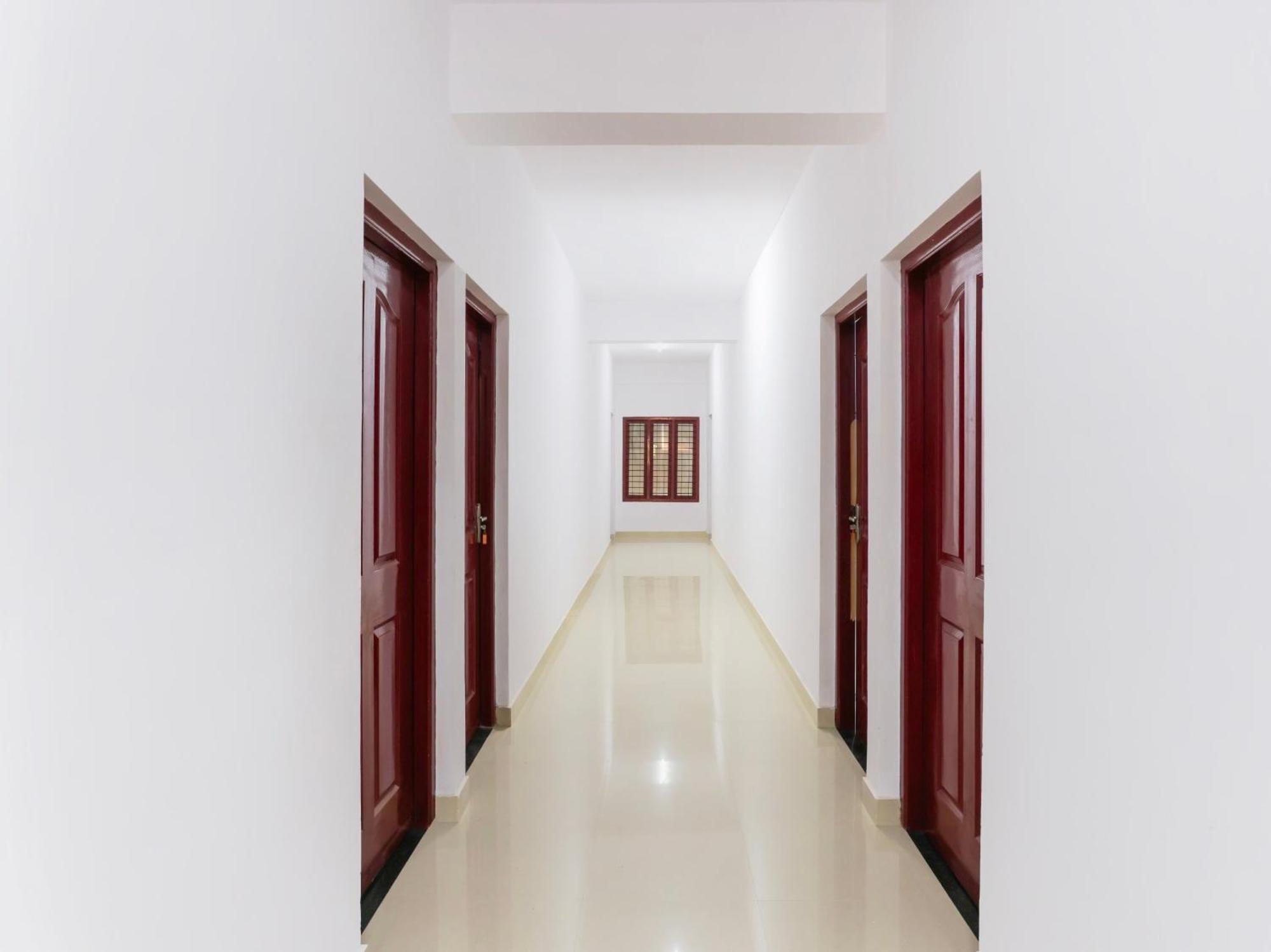 Hotel O Nila Tourist Home Thiruvananthapuram Esterno foto